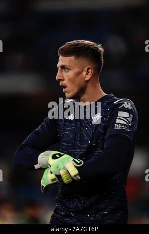 Stade Santiago Bernabeu, Madrid, Espagne. 2e Nov, 2019. La Liga Football, Real Madrid contre Real Betis ; Dani Martin (17 ans) Pré-match warm-up - usage éditorial : Action Crédit Plus Sport/Alamy Live News Banque D'Images