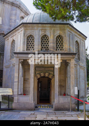 L'extérieur de la fin du 16e siècle, tombeau de Princes dans la tombe de la Cour des Sultans sur le côté de Ayasofia, ou la basilique Sainte-Sophie, à Istanbul, Turke Banque D'Images