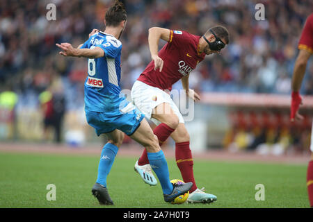 Rome, Italie. 09Th Nov, 2019. Rome, Italie - 2 novembre, 2019:Fabian Ruiz (Napoli), Edin Dzeko (AS ROMA) en action au cours de la Serie A italienne match de foot entre 11 AS Roma vs SSC Napoli, au Stade olympique de Rome. Agence Photo crédit : indépendante/Alamy Live News Banque D'Images