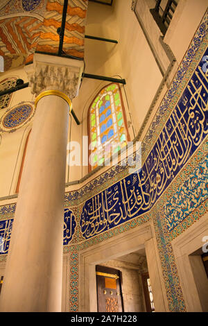 L'intérieur de la fin du xvie siècle tombe du sultan Murad III dans la tombe de la Cour des Sultans sur le côté de Ayasofia, ou Hagia Sofia, en Banque D'Images