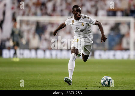 Stade Santiago Bernabeu, Madrid, Espagne. 2e Nov, 2019. La Liga Football, Real Madrid contre Real Betis ; Ferland Mendy (Real Madrid) en action - Action Crédit : utilisation éditoriale Plus Sport/Alamy Live News Banque D'Images