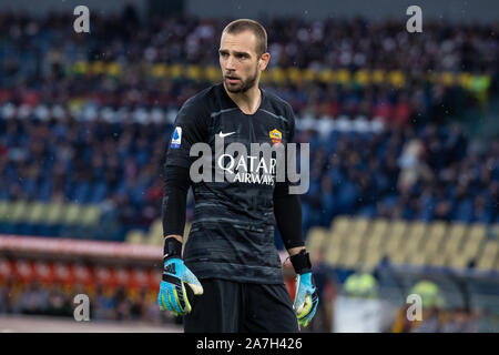 Pau Lopez de AS Roma vu en action au cours de la Serie A italienne match de football entre les Roms et SSC Napoli au Stade olympique de Rome.(score final ; que les Roms 2:1 SSC Napoli) Banque D'Images