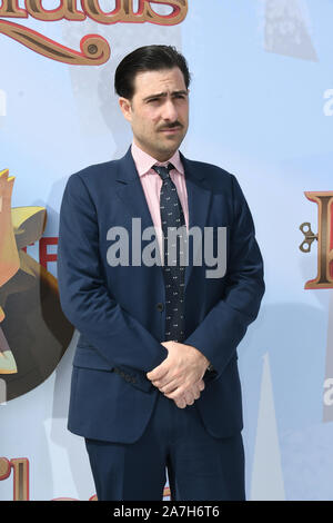 02 novembre 2019 - Westwood, Californie - Jason Schwartzman. La "Netflix Klaus' Los Angeles Premiere tenue au Regency Village Theatre. Crédit photo : Birdie Thompson/AdMedia/MediaPunch Banque D'Images