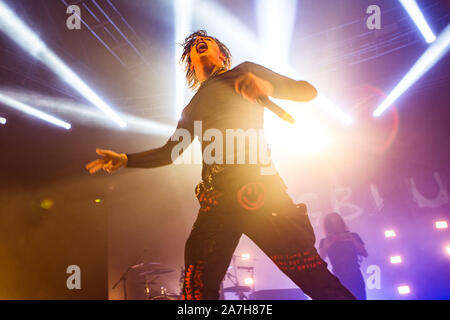 Chanteur, auteur-compositeur et musicien Yungblud, vrai nom Dominique Richard Harrison, il se produit à fabrique le 02 novembre 2019 à Milan, Italie. Banque D'Images