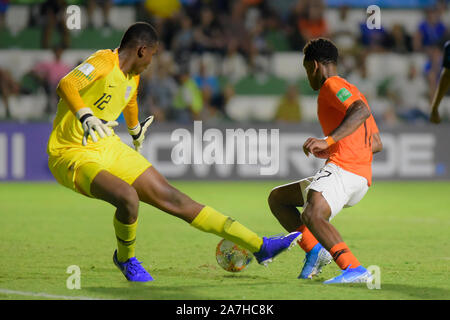 Cours, rendez-vous - 02.11.2019 : sous 17 HOLANDA E ESTADOS UNIDOS DA AMÉRICA - Chituru Odunze et Jayden Braaf lors de Pays-Bas et Etats-Unis d'Amérique. Match valide pour la Coupe du Monde FIFA U17 phase groupe. Serrinha Stadium. Cours, rendez-vous sur . (Photo : Reinaldo Reginato/Fotoarena) Banque D'Images