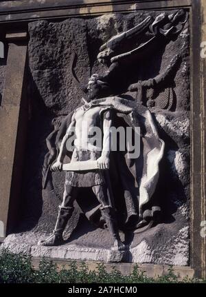 DON PELAYO REY DE ASTURIAS - 1942. Auteur : Zaragoza GERARDO. Emplacement : JARDINES DE LOS REYES CAUDILLOS. Oviedo. Les Asturies. L'ESPAGNE. Banque D'Images