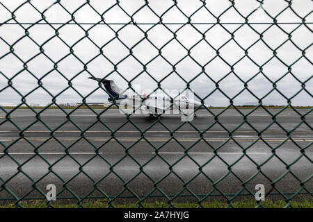 Embraer Phenom 100 à l'aéroport de Biarritz, France Banque D'Images