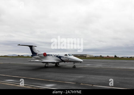 Embraer Phenom 100 à l'aéroport de Biarritz, France Banque D'Images