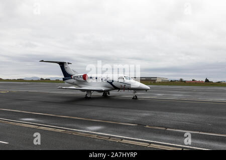 Embraer Phenom 100 à l'aéroport de Biarritz, France Banque D'Images