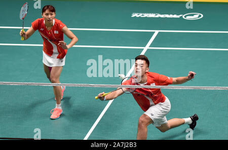 Macao, Chine. 29Th sep 2019. Wang Chi-Lin (R)/Cheng Chi Ya du Taipei chinois au cours de la compétition finale du contre l'Dechapol Puavaranukroh Sapsiree Taerattanachai/de la Thaïlande à Macao Ouvrir tournoi de badminton à Macao, Chine du sud, le 3 novembre 2019. Credit : Lo Fai Ping/Xinhua/Alamy Live News Banque D'Images