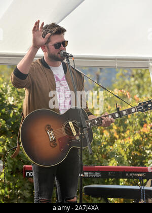 RUTHERFORD, CALIFORNIE - Le 02 novembre : Adam Doleac effectue au cours de 2019 vivent dans le vignoble et à la cave Peju le 02 novembre, 2019 à Napa, en Californie. Photo : imageSPACE/MediaPunch Banque D'Images