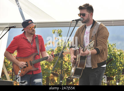 RUTHERFORD, CALIFORNIE - Le 02 novembre : Adam Doleac effectue au cours de 2019 vivent dans le vignoble et à la cave Peju le 02 novembre, 2019 à Napa, en Californie. Photo : imageSPACE/MediaPunch Banque D'Images