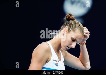 Joueur de tennis professionnel tchèque Karolina Pliskova joue contre le joueur de tennis professionnel australien Ajla Tomljanovic lors de la demi-finale de 2019 Zheng Banque D'Images