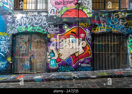 02 Nov 19. Melbourne, Victoria, Australie. Hosier Lane à Melbourne est plein de street art et attire les touristes et les habitants. Banque D'Images