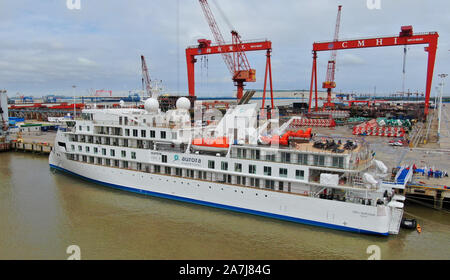 Une vue aérienne de Chinois premier self-made polar expedition cruise ship, répertorié comme Greg Mortimer et va commencer une jeune fille de 12 jours un voyage polaire Banque D'Images