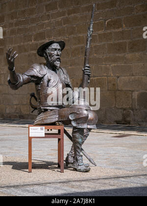 Statue de Don Quichotte dans le château de Puebla de Sanabria, sculpture réalisée par Pedro Requejo Novoa, à Puebla de Sanabria, Espagne Banque D'Images