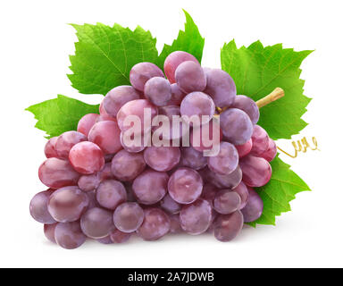 Raisins isolés. Pile de raisin rose avec des feuilles isolées sur fond blanc avec clipping path Banque D'Images