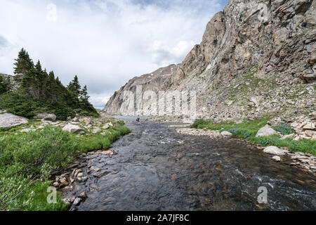 River Crossing sur la Haute Route de Wind River, Wyoming, USA Banque D'Images