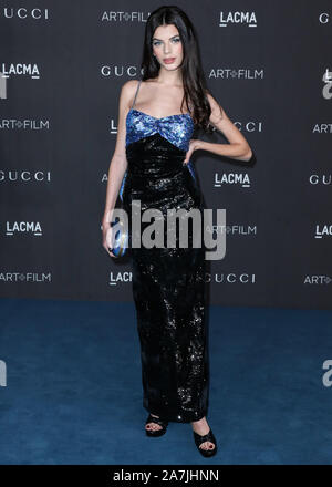 LOS ANGELES, CALIFORNIE, USA - 02 novembre : Modèle Sonia Ben Ammar arrive au LACMA Art  + Film 2019 Gala tenu au Los Angeles County Museum of Art, le 2 novembre 2019 à Los Angeles, Californie, États-Unis. (Photo par Xavier Collin/Image Press Office) Banque D'Images