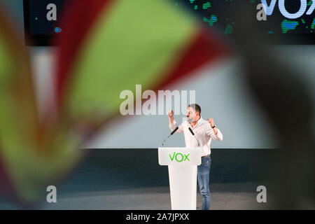 Oviedo, Espagne. 09Th Nov, 2019. Oviedo, Espagne : le président de VOX, Santiago Abascal parle pendant l'acte avec Santiago Abascal dans le Palais des Congrès et Expositions Ville de Oviedo à Oviedo, Espagne le 02 novembre 2019. (Photo par Alberto Brevers/Pacific Press) Credit : Pacific Press Agency/Alamy Live News Banque D'Images