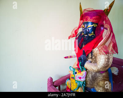 Accueil Dieu statue, indiqué sur le Festival à Danzhou, Hainan, Chine. Banque D'Images