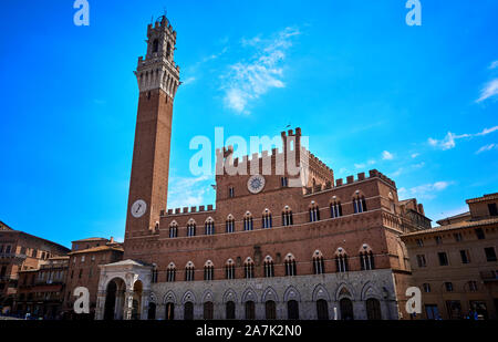 Palais public de Sienne Piazza del Campo Italie Banque D'Images