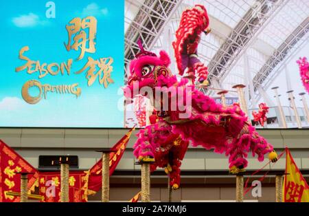 Performance à la cérémonie d'ouverture de la saison 2019/2020 La Course de chevaux dans le sud de la Chine, région administrative spéciale de Hong Kong, le 1er septembre 2019. T Banque D'Images