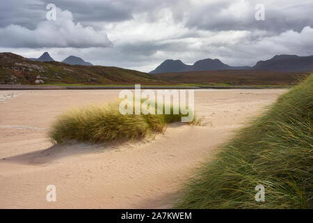 Polaidh Stac et Achnahaird, plage de Coigach Wester Ross, Highland, en Écosse. Banque D'Images