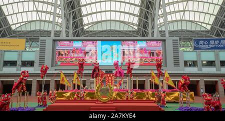 Performance à la cérémonie d'ouverture de la saison 2019/2020 La Course de chevaux dans le sud de la Chine, région administrative spéciale de Hong Kong, le 1er septembre 2019. T Banque D'Images