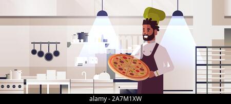 Chef cuisinier professionnel masculin holding fresh pizza african american man in uniform cooking food concept restaurant moderne cuisine intérieur télévision portrait d'illustration vectorielle horizontale Illustration de Vecteur