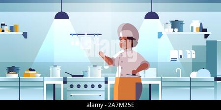 Femme chef cuisinier professionnel la préparation et dégustation des plats african american woman en uniforme près de la cuisson la cuisinière moderne concept restaurant cuisine intérieur télévision portrait d'illustration vectorielle horizontale Illustration de Vecteur