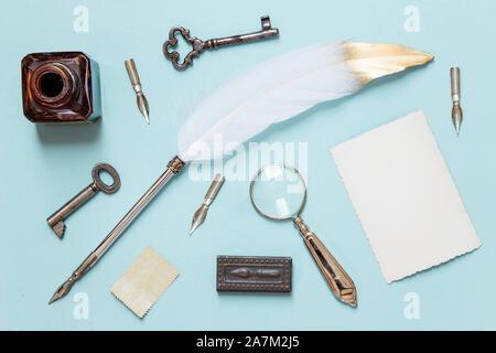 Vintage écrit situé sur fond bleu Banque D'Images