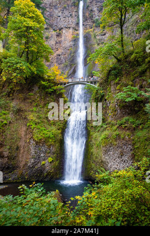 Multnomah Falls dans la Columbia River Gorge, Oregon. Banque D'Images