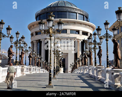 Le pont de l'art à Skopje. Macédoine du nord Banque D'Images