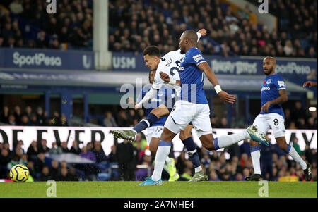 Tottenham Hotspur est Alli Dele du côté marque son premier but du jeu au cours de la Premier League match à Goodison Park, Liverpool. Banque D'Images