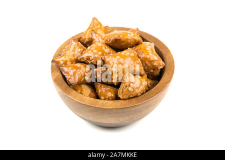 Pile de crunchy bretzels de remplissage avec des collations oreillers Banque D'Images