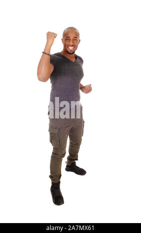 Un beau jeune homme afro-américain isolés pour fond blanc avec ses poings, prêt pour un combat Banque D'Images