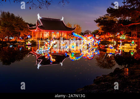 Jardin botanique de Montréal, festival lumière 2019 Chinois Banque D'Images