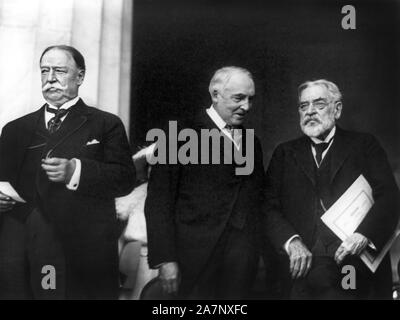 Le juge en chef William Howard Taft, président des États-Unis, Warren G. Harding et Robert Todd Lincoln au cours de la Dédicace de Lincoln Memorial, Washington, D.C., USA, Photo prise par l'entreprise nationale de photos, 30 mai 1922 Banque D'Images