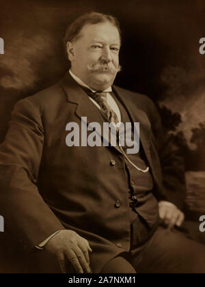 William Howard Taft, demi-longueur Portrait tout en servant de secrétaire américain de la guerre, photo de Jules César Strauss, 1907 Banque D'Images