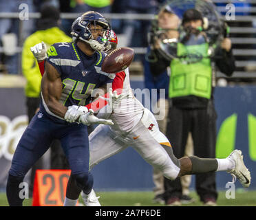 Seattle, États-Unis. 06Th Nov, 2019. Seattle Seahawks wide receiver D.K. Metcalf (14) est intervenu à partir de prendre un pass par Tampa Bay Buccaneers arrière défensif Jamel doyen (35) pendant les heures supplémentaires au champ CenturyLink le dimanche, Novembre 3, 2019 à Seattle, Washington. Les Seahawks battre les Buccaneers 40-34 en prolongation. Jim Bryant UPI/Photo Credit : UPI/Alamy Live News Banque D'Images