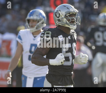 Oakland, États-Unis. 06Th Nov, 2019. Oakland Raiders de secondeur Tahir Whitehead (59) célèbre l'arrêt contre Detroit Lions quarterback Matthew Stafford (9) au Colisée à Oakland, Californie le dimanche, Novembre 3, 2019. Les raiders battu les Lions 31-24. Photo par Terry Schmitt/UPI UPI : Crédit/Alamy Live News Banque D'Images