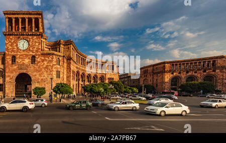 Yerevan , Arménie - 16 août 2019 : place de la République monument d'Erevan, capitale de l'Arménie Banque D'Images