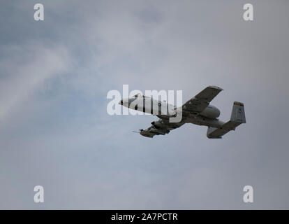 La 122e Escadre de chasse a organisé un meeting aérien public libre, 8 et 9 juin 2019 à la 122e Escadre de chasse, de l'Indiana Air National Guard Base à Fort Wayne, Indiana. Les Fort Wayne), où un Air show aérien par l'Thunderbirds, la United States Air Force, l'équipe de démonstration de vol de précision. (U.S. Photo de la Garde nationale aérienne Aviateur Senior Rita Jimenez) Banque D'Images