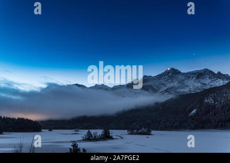 Neige hiver brouillard Lever du Soleil Eibsee Banque D'Images