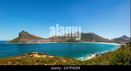 Cape Town - superbe baie de Hout vue depuis Chapmans Peak Piloter la scène Panorama Banque D'Images