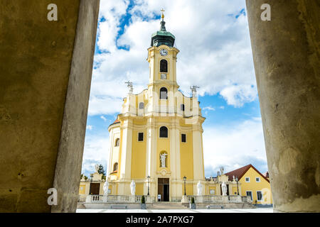 L'église paroissiale de style baroque à Laxenburg, Basse Autriche, Autriche. Banque D'Images
