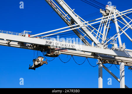 Grand récipient grue dans le port d'Oakland, Alameda County, Californie, États-Unis d'Amérique Banque D'Images