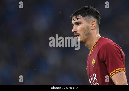 Rome, Italie. 09Th Nov, 2019. Mert Cetin de que les Roms au cours de la Serie A match entre Roma et Napoli au Stadio Olimpico, Rome, Italie, le 2 novembre 2019. Photo par Giuseppe maffia. Credit : UK Sports Photos Ltd/Alamy Live News Banque D'Images