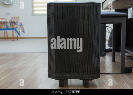 Hifi sound system en boutique pour studio d'enregistrement sonore professionnel.le président du cabinet hi-fi fort.L'équipement audio pour l'enregistrement studios.Acheter dj équiper en musique Banque D'Images